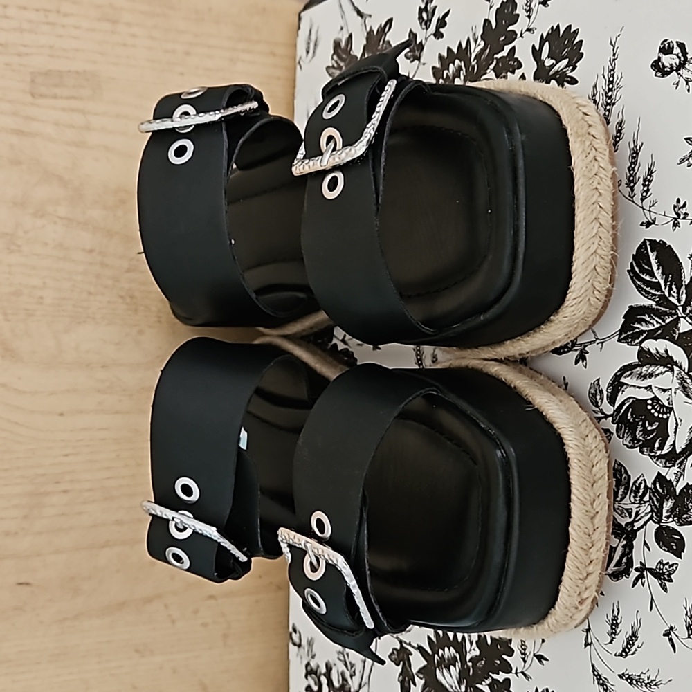 Women's Black Sandals